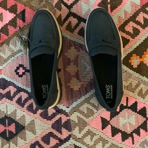 NWT, Tom’s Black Leather Loafers, Size 7, Lug sole